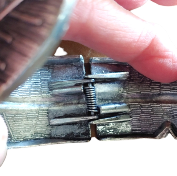 Vintage Metal Cuff Bracelet Spring Mechanism - Picture 6 of 10